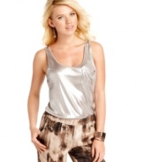 A metallic-cool finish elevates this GUESS? tank to superior style heights! For a look that's trend-right and ultra fly, pair the top with your boldest pants!