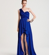 A high front hem lends sultry allure to this one-shouldered style from Aqua. Team with elegant heels and an armful of bracelets for your next big affair.