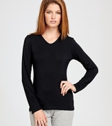 Calvin Klein Underwear Essentials long sleeve v-neck. A soft and lightweight v-neck shirt with long sleeves.