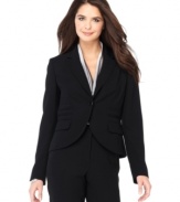 Give your suiting a stylish spin with this Nine West jacket, featuring a high cutaway hem and a unique triple pocket detail at each side. Pair seamlessly with separates from the rest of Nine West's suiting collection!