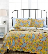 An exotic escape! Reminiscent of a fun island getaway, this Pavvan quilt set boasts bright, luscious florals upon a vivid orange backdrop. Scalloped edges finish the look with even more style.