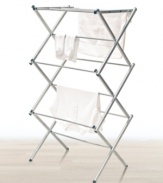 Smooth out the kinks in the way you clean with 26 feet of hanging space that airs and dries out clothes, so your approach to every day is wrinkle-free. Quick and easy assembly of the space-saving design allows for compact storage.