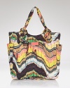 Tap into MARC BY MARC JACOBS' quirky brand of cool with the label's kaleidoscopic tote. In perfect step with this season's retro-inspired palette, carry it to make your day-to-day portfolio pop.