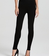 Designed with a hint of stretch, these essential VINCE CAMUTO leggings are fit to keep you chic from office to after hours.
