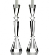 Straight faceted cuts in crystal Essex candle holders refract light for eye-catching shine no matter how you look at it. Bold geometric shapes appeal in modern settings and make a beautiful gift for style-minded brides.