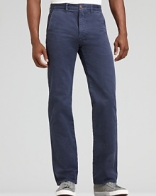 A versatile style from Dockers®, this twill pant has a slim silhouette, with offseam side pockets and back besom button pockets.