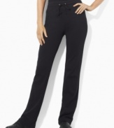 The slim-fitting Lauren by Ralph Lauren pant is designed in ultra-soft stretch cotton with an elastic waistband for maximum comfort and ease of movement.