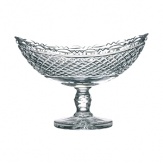 Part of Waterford's Prestige collection, this exquisite boat bowl was inspired by the Georgian period of 18th century Dublin. Whether on display in a sideboard or taking center stage on your table, it makes an elegant presentation that is sure to captivate.