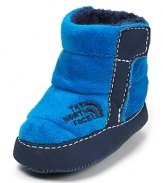 The North Face® crafts ultra-cozy winter booties in bright blue, lined with fleece and 100 g Heatseeker™ insulation to keep little toes toasty.