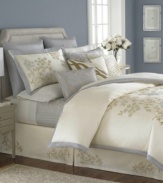 Featuring a lustrous sheen and rows of stitch detail, the Garden Glimmer pillowcase from Martha Stewart Collection boasts a decidedly glamorous appeal in 300-thread count cotton.