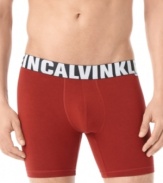 Full coverage for the guy on the go. These Calvin Klein boxer briefs are designed to stay with you all day.