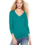 A basic that's anything but boring: the voile trim adds a delicate touch to INC's essential V-neck tee!