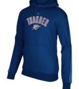 Showcase your winning team while keeping warm in this NBA Oklahoma Thunder hoodie by adidas.