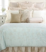 Create a soothing environment in your room with this Martha Stewart Collection Meadow Drift sheet set, featuring luxe 300-thread count cotton in a neutral tone. Flat sheet and pillowcases feature an embroidered leaf design along the hem.