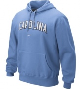 Set your team spirit soaring with this NCAA North Carolina Tar Heels hoodie from Nike.