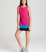 Work the color-block trend to perfection in this Akiko dress, cut in a '60s-inspired shift silhouette for a retro edge.