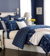 In a cool blue and cream palette, this Shadow Trail Flannel duvet cover from Martha Stewart Collection offers an inspired new look for your sleep space. Beautiful florals cascade vertically down the bed all in warm, cotton flannel texture.