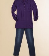 For the hippest kid on the block, indigo-blue jeans in a super-skinny cut.Front zip and button closureBelt loopsFive-pocket style96% cotton/4% spandexMachine washImported