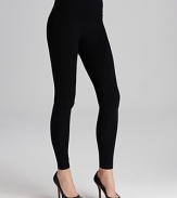 The must-have, go-to look for every woman, Lyssé Leggings blend seamlessly into everyday styles. A wide, four-way stretch waistband flattens the tummy for a flattering silhouette.
