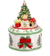 Topped with the decked evergreen and gifts of Spode's historic dinnerware pattern, the Christmas Tree Prestige covered box is a festive gift to holiday homes. With raised holly detail and a gently scalloped shape.