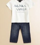 A straight-leg silhouette with slight fading and signature squiggle stitching on the back pockets create a classic look. Adjustable waist with belt loops Zip and button closure Metal rivet details Patch logos on back waist and pocket Decorative topstitching 5-pocket style Cotton Machine wash Imported