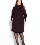 A jacquard pattern adds stylish flair to this wool-blend Jones New York plus size walker coat -- the ultimate cold-weather staple!