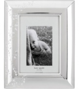 An instant classic from kate spade, the Gardner Street picture frame features stems of leafy foliage flourishing in brilliant silver plate. A thoughtful gift for brides-to-be and beautiful addition to modern decor.