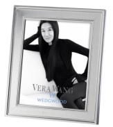 Romance weds modern sensibility in bridal designer Vera Wang¿s exquisite collaboration with Wedgwood. Echoing the decorative touches that transform a bridal gown, Grosgrain¿s collection is adorned with a textured border reminiscent of the intricate grosgrain trim on her famous dresses.