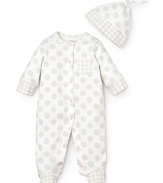 This comfy footie from Offspring keeps the look light and fun with soft polkadots.