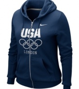 Show your support. Cheer on team USA with this comfortable graphic hoodie from Nike.