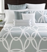 Find comfort in contemporary style! This Hotel Collection Modern Gates comforter features luxurious Pima cotton fabric that evokes 5-star luxury, while bold link patterns intertwine for a sophisticated finish.