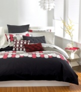 Introduce sophistication through the bold, modern graphics of the Pinball duvet cover. Off-set the dark elements with neutral Heathered cotton sheeting and printed decorative pillows for an innovative look that still remains casual.