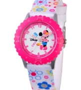 Pretty polka dots and bows! Help your kids stay on time with this fun Time Teacher watch from Disney. Featuring iconic character Minnie Mouse, the hour and minute hands are clearly labeled for easy reading.