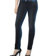 An awesome, two-tone wash takes Levi's signature Demi Curve skinny jeans to the next dimension in cool.