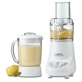 This 2-in-1 workhouse covers all of your mixing and chopping bases. Use the blender to mince delicate herbs, whip up smoothies and even chop ice and the food processor to slice, shred and chop.