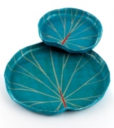 Unique and beautiful, Tea Leaf nesting trays recall Haiti's lush natural landscape in eco-friendly paper. A raised edge makes each well suited for holding jewelry, perfume bottles and other objects.