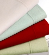 Look forward to a superb night's sleep every night with this Microfleece sheet set from Martha Stewart Collection. Lightweight, but warm polyester microfleece is ultra-comfortable while shrink, pill and wrinkle resistant features help keep sheets in good condition.