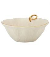 Fresh pick. The small Eternal Leaf bowl from Lenox captures the intricacies of flora in fine ivory porcelain with polished gold trim.