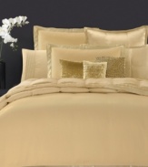 This Modern Classics Gold Leaf quilt adds a layer of elegant simplicity to your bed.