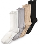 Make a green impact with HUE's organic cotton trouser socks, featuring ribbing and lettuce edges.