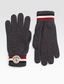 Winter warmth par excellence in softly knitted, ribbed wool fleece. Applied logo detail Wool fleece Hand wash Imported 