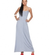 Chevron stripes add a graphic appeal to this Bar III maxi dress while creating a slimming effect for a long, lean spring look!