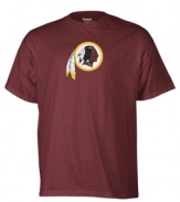 Earn your fan status and flaunt it proudly with the sleek athletic fit and bold logo design of this Washington Redskins t shirt from Reebok.