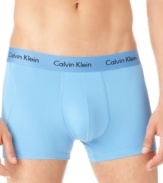 A comfortable fit paired with the classic Calvin Klein logo waistband give these briefs their unbeatable style.