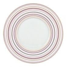 Inspired by Milleraies, Raynaud's spearhead tableware set, Attraction boasts a freer, more modern design with alternating narrow and wide stripes. It will embellish any table with its shades of pink and red, enhanced with mauve and orange and underscored subtle shades of green and brown.