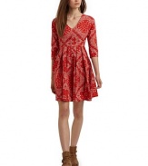 THE LOOKPaisley print, alloverButton placketPleated skirtDual seam pocketsThree-quarter length sleevesTHE FITAbout 34 from shoulder to hemTHE MATERIALCottonCARE & ORIGINDry cleanMade in USAModel shown is 5'9 (175cm) wearing US size Small. 