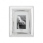 This elegant kate spade new york frame surrounds your treasured memories with a delicate leaf design.