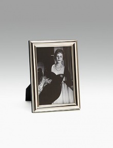 A classic design in sterling silver. Beveled edges Made in Italy