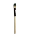 A broad, flat brush designed for flawless foundation application. Made of synthetic materials.