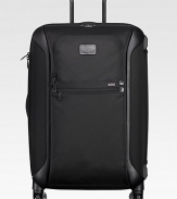 Significantly lighter than traditional wheeled cases, this packing case offers the easy maneuverability of four 360° spinner wheels, all-around bumper guards and smooth, durable ballistic nylon fabric covering a strong, flexible polypropylene shell.Zip closureExterior zip compartmentsInterior zip, mesh compartmentsTop carry handleProtective feetBallistic nylon22W x 16H x 10DImported